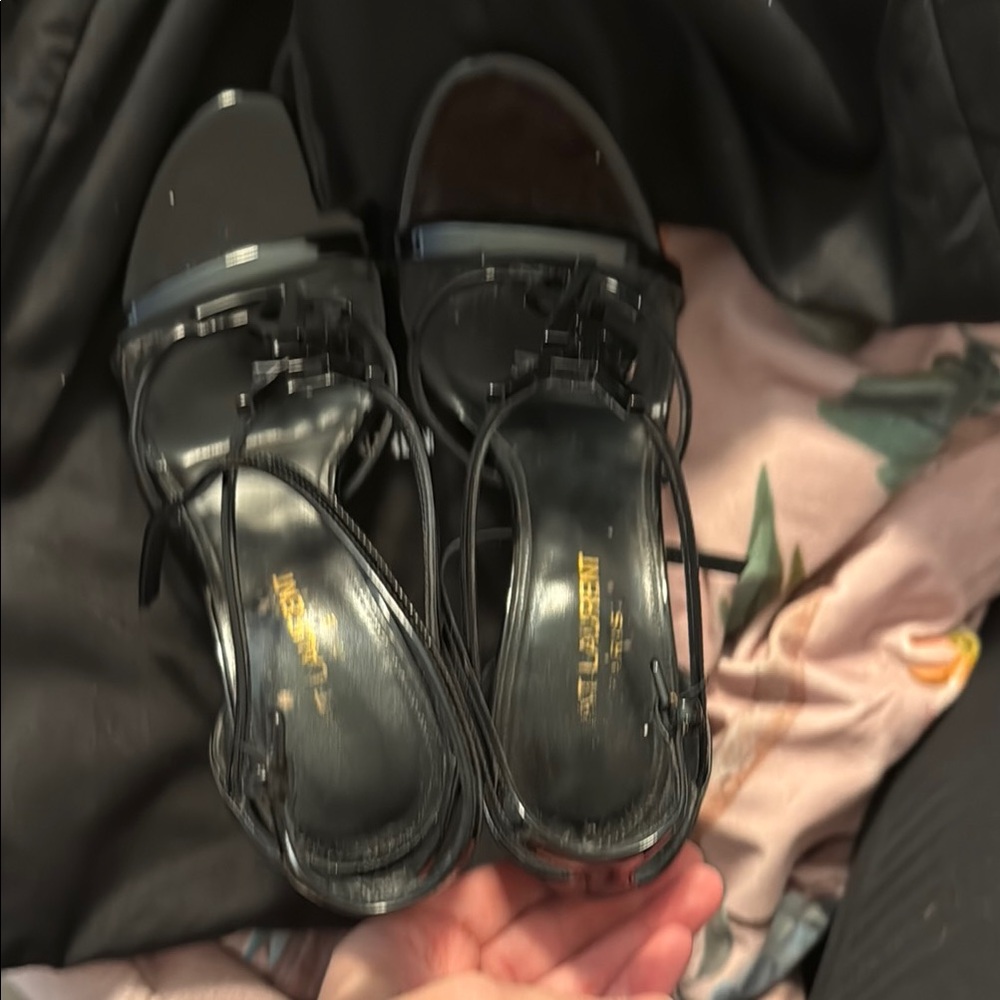 Yves Saint Laurent Black Heels Sleek Modern Design - Picture 4 of 4
